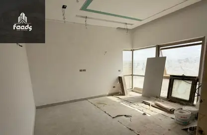 (بنتهاوس  (روف - 3 غرف نوم - 3 حمامات للبيع في جاليريا  مون فالى - المستثمرين الجنوبية - مدينة القاهرة الجديدة - القاهرة