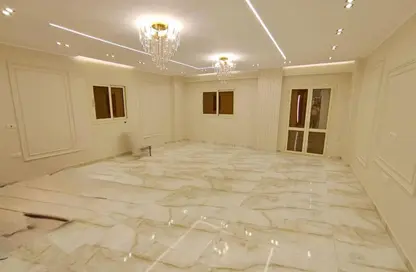 شقة - 4 غرف نوم - 3 حمامات للبيع في الحي السادس - مدينة العبور - القليوبية