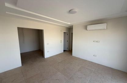 Apartment - 3 Bedrooms - 4 Bathrooms for sale in Hyde Park - New Cairo City - Cairo