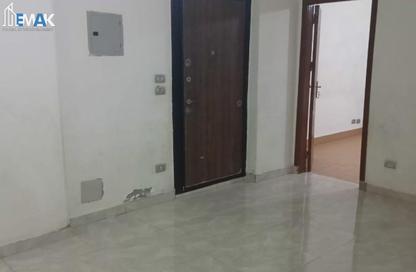 Apartment - 3 Bedrooms - 1 Bathroom for sale in Mokhtar Al Tetsh St. - Section 8 - 1st District - Obour City - Qalyubia