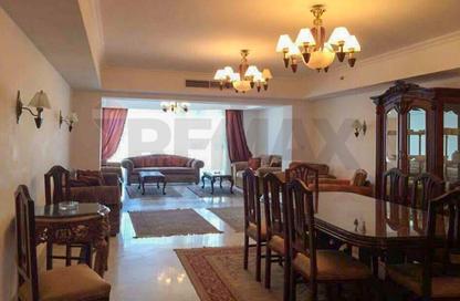 شقة - 4 غرف نوم - 4 حمامات للبيع في شارع الكازينو - سان ستيفانو - حي شرق - الاسكندرية