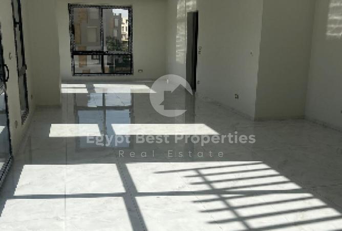 2OzKkIA90Yi - Property Image 3
