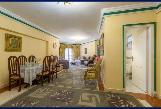 72180047 - Property Image 3