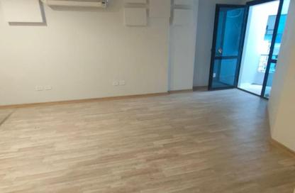 Office Space - Studio - 4 Bathrooms for rent in Rayhanah Plaza - Zahraa El Maadi - Hay El Maadi - Cairo