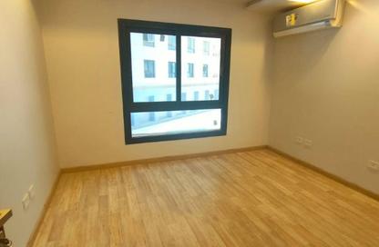Office Space - Studio - 4 Bathrooms for rent in Rayhanah Plaza - Zahraa El Maadi - Hay El Maadi - Cairo