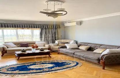 Apartment - 3 Bedrooms - 2 Bathrooms for sale in Cornish El Nile St. - Maadi - Hay El Maadi - Cairo