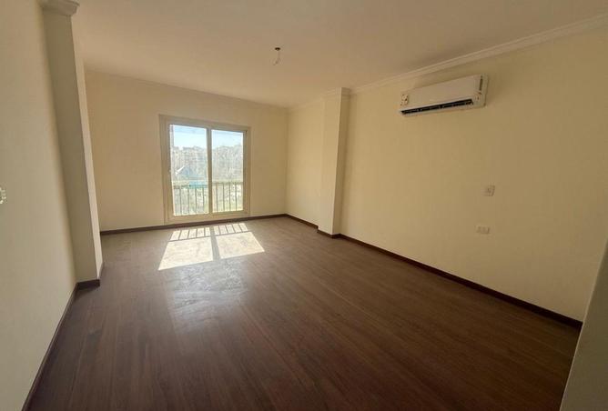 56992565 - Property Image 2