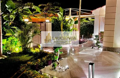 فيلا - 6 غرف نوم - 7 حمامات للبيع في پريڤادو - مدينتي - القاهرة