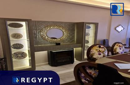 Apartment - 2 Bedrooms - 2 Bathrooms for rent in Mohamed Maraashly St. - Zamalek - Cairo
