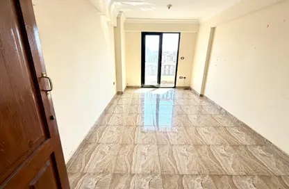 شقة - 2 غرف نوم - 1 حمام للايجار في شارع دير الرحمه - فلمنج - حي شرق - الاسكندرية