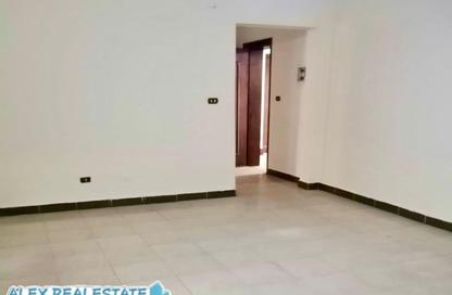 مساحات مكتبية - 3 غرف نوم - 1 حمام للايجار في شارع رشدي - رشدي - حي شرق - الاسكندرية