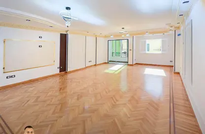 Apartment - 3 Bedrooms - 2 Bathrooms for sale in Mohammed Al Eqbal St. - Laurent - Hay Sharq - Alexandria