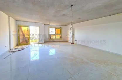 شقة - 3 غرف نوم - 3 حمامات للبيع في رشدي - حي شرق - الاسكندرية