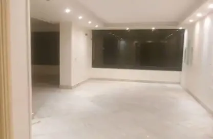 شقة - 3 غرف نوم - 3 حمامات للايجار في شارع نبيل الوقاد - ارض الجولف - مصر الجديدة - القاهرة