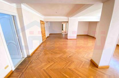 Apartment - 4 Bedrooms - 2 Bathrooms for sale in Kafr Abdo - Roushdy - Hay Sharq - Alexandria