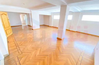Apartment - 4 Bedrooms - 2 Bathrooms for sale in Kafr Abdo - Roushdy - Hay Sharq - Alexandria Apartment - 4 Bedrooms - 2 Bathrooms for sale in Kafr Abdo - Roushdy - Hay Sharq - Alexandria