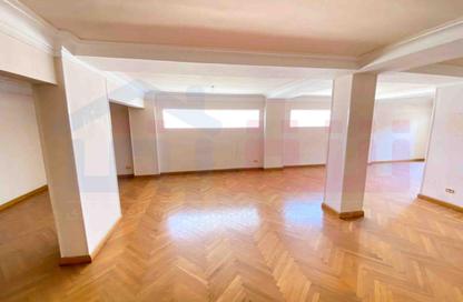 Apartment - 4 Bedrooms - 2 Bathrooms for sale in Kafr Abdo - Roushdy - Hay Sharq - Alexandria