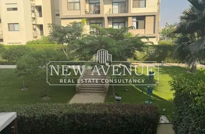 Apartment - 3 Bedrooms - 2 Bathrooms for sale in Villa Square - Fifth Square - The 5th Settlement - New Cairo City - Cairo