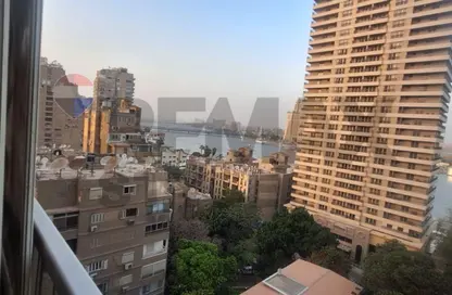 Apartment - 5 Bedrooms - 4 Bathrooms for sale in Ahmed Heshmat St. - Zamalek - Cairo Apartment - 5 Bedrooms - 4 Bathrooms for sale in Ahmed Heshmat St. - Zamalek - Cairo