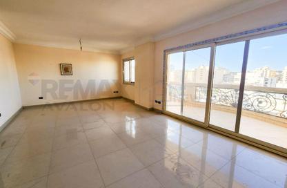 Apartment - 3 Bedrooms - 3 Bathrooms for sale in Kafr Abdo - Roushdy - Hay Sharq - Alexandria