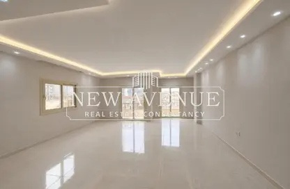 Apartment - 4 Bedrooms - 3 Bathrooms for sale in North Lotus - El Lotus - New Cairo City - Cairo