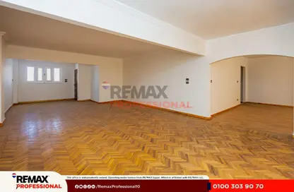 Apartment - 4 Bedrooms - 2 Bathrooms for sale in Al Fath St. - Janaklees - Hay Sharq - Alexandria