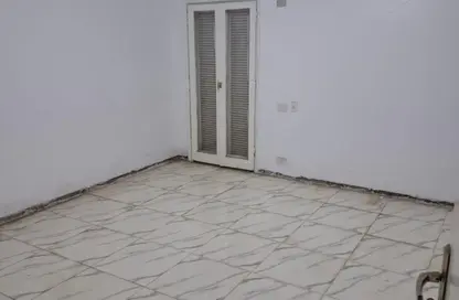 عيادة - 3 غرف نوم - 2 حمامات للبيع في شارع الخليفه المأمون - روكسي - مصر الجديدة - القاهرة