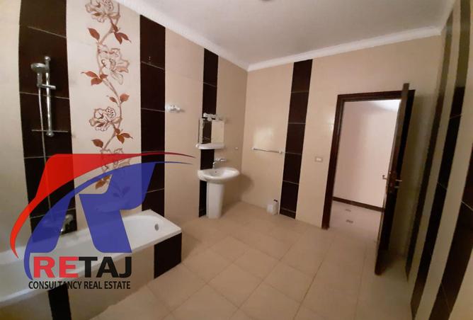 8606811 - Property Image 2