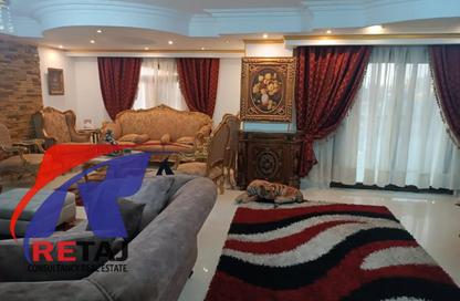 شقة - 4 غرف نوم - 2 حمامات للبيع في شارع سمير عبد الرؤوف - المنطقة الثامنة - مدينة نصر - القاهرة