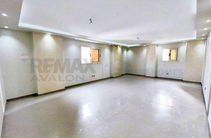Apartment - 2 Bedrooms - 1 Bathroom for sale in Cleopatra - Hay Sharq - Alexandria