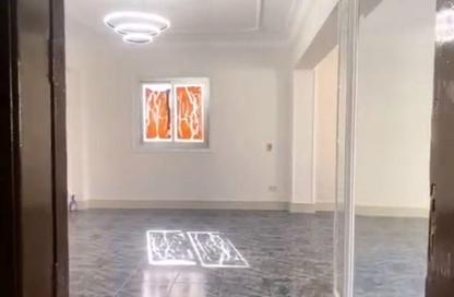 Apartment - 3 Bedrooms - 1 Bathroom for sale in Mostafa Al Nahas St. - 6th Zone - Nasr City - Cairo