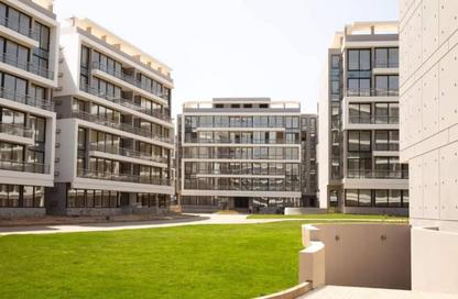 Duplex - 4 Bedrooms - 4 Bathrooms for sale in lakefront - Hadayek October - 6 October City - Giza