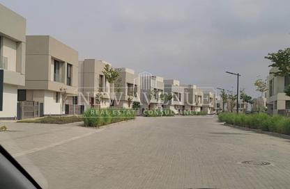 فيلا - 5 غرف نوم - 4 حمامات للبيع في كمبوند البروج - كمبوندات الشروق - مدينة الشروق - القاهرة