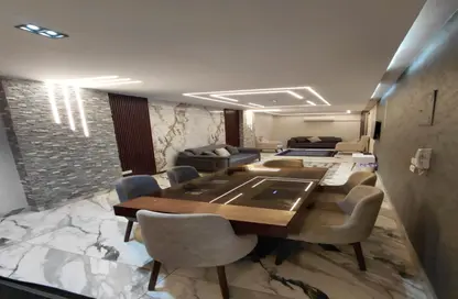 شقة - 3 غرف نوم - 2 حمامات للايجار في شارع حافظ رمضان - المنطقة السادسة - مدينة نصر - القاهرة