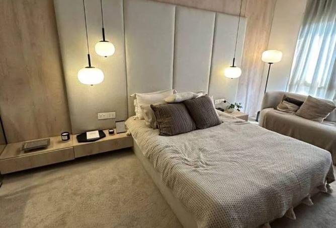 98827233 - Property Image 3