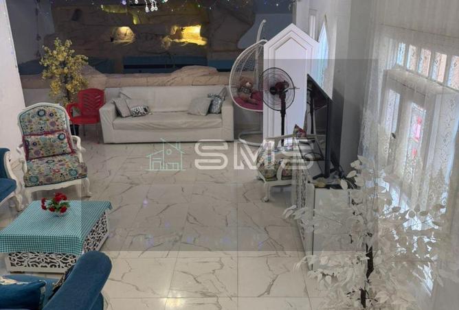 8610704 - Property Image 2