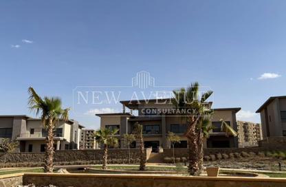 Villa - 5 - 5 for sale in Swan Lake Residence - 5th Settlement Compounds - The 5th Settlement - New Cairo City - Cairo