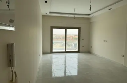 (بنتهاوس  (روف - 3 غرف نوم - 3 حمامات للبيع في جاليريا  مون فالى - المستثمرين الجنوبية - مدينة القاهرة الجديدة - القاهرة