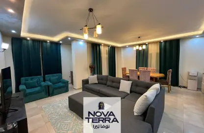 شقة - 4 غرف نوم - 2 حمامات للايجار في الحي الثامن - الشيخ زايد - الجيزة