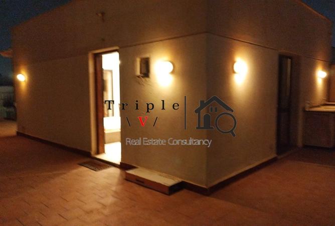 8180521 - Property Image 2