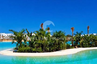 Chalet - 2 Bedrooms - 2 Bathrooms for sale in Mountain View - Ras Al Hekma - North Coast