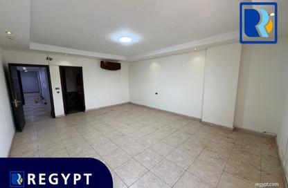 Office Space - Studio - 4 Bathrooms for rent in Al Nasr St. - El Laselky - New Maadi - Hay El Maadi - Cairo