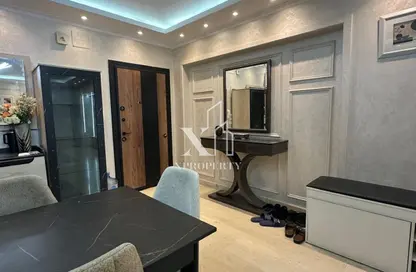 شقة - 3 غرف نوم - 2 حمامات للبيع في شارع دكتور كمال حمدي - الحي الرابع - مدينة 6 أكتوبر - الجيزة