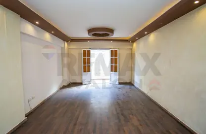 Apartment - 2 Bedrooms - 1 Bathroom for rent in Camp Chezar - Hay Wasat - Alexandria