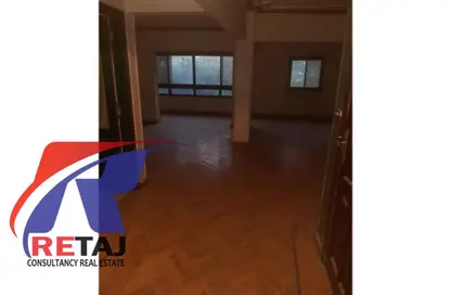 شقة - 3 غرف نوم - 1 حمام للبيع في شارع الحجاز - ميدان المحكمة - مصر الجديدة - القاهرة