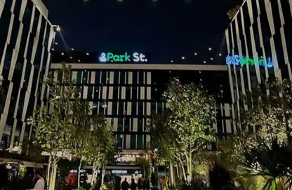 مساحات مكتبية - 3 غرف نوم - 2 حمامات للبيع في بارك ستريت - محور 26 يوليو - الشيخ زايد - الجيزة