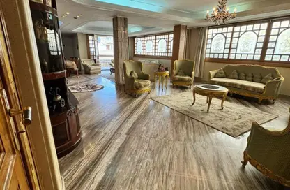 فيلا - 4 غرف نوم - 2 حمامات للبيع في شارع النزهة - الحي الخامس عشر - الشيخ زايد - الجيزة