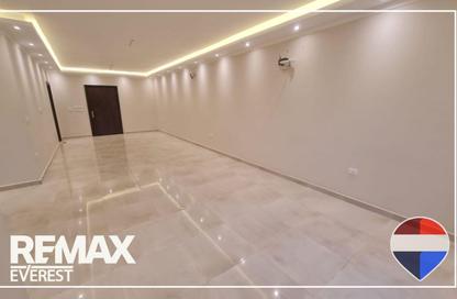 شقة - 3 غرف نوم - 3 حمامات للايجار في أكتوبر بلازا - كمبوندات 6 أكتوبر - مدينة 6 أكتوبر - الجيزة