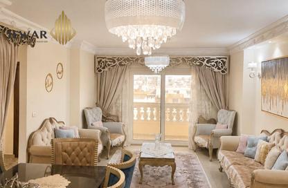 Apartment - 3 Bedrooms - 2 Bathrooms for sale in Shakir Al Khayat St. - Glim - Hay Sharq - Alexandria