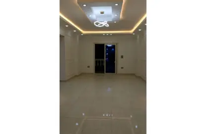 شقة - 3 غرف نوم - 2 حمامات للايجار في البوابة الثالثة القديمة - خفرع - حدائق الاهرام - الجيزة